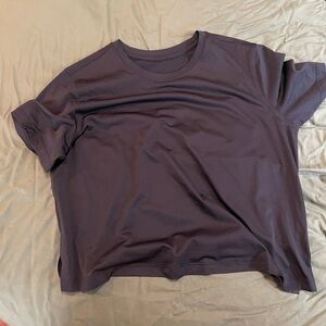 Lululemon Ultralight Waist-Length T shirt, Size 6 in black!